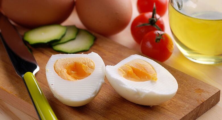hard-boiled eggs and vegetables for weight loss